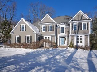 4 Clearwater Ct, Avon, CT 06001
