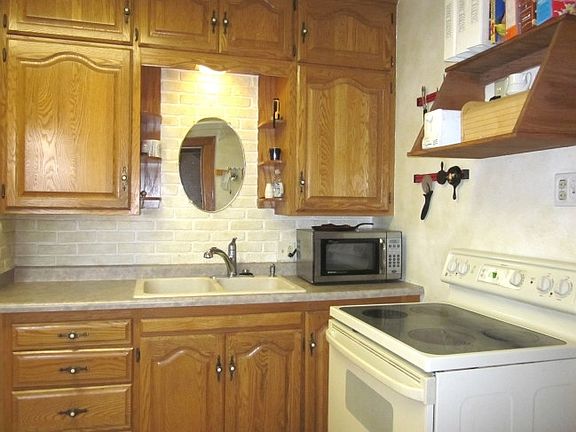 2nd image of 470 S Park Ave