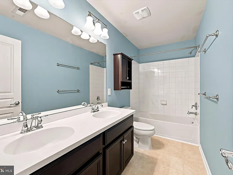 819 S Haines Cir — Photo 17