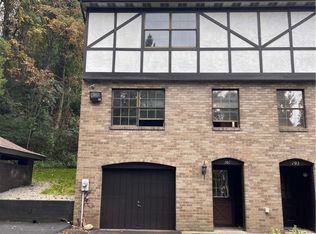 101 Newton Sq, Coraopolis, PA 15108
