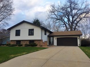 2814 Rice Creek Ter, New Brighton, MN 55112