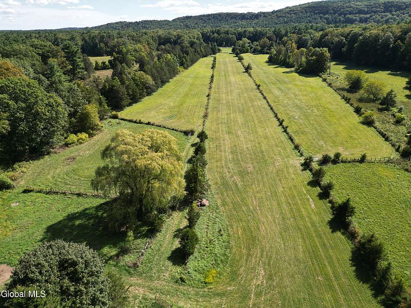 4th image of 40 Rutkiewicz Road