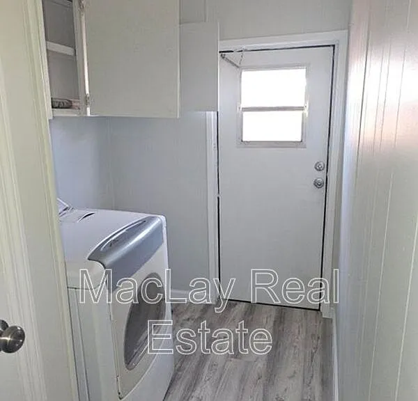 720 S 97th Pl — Photo 9