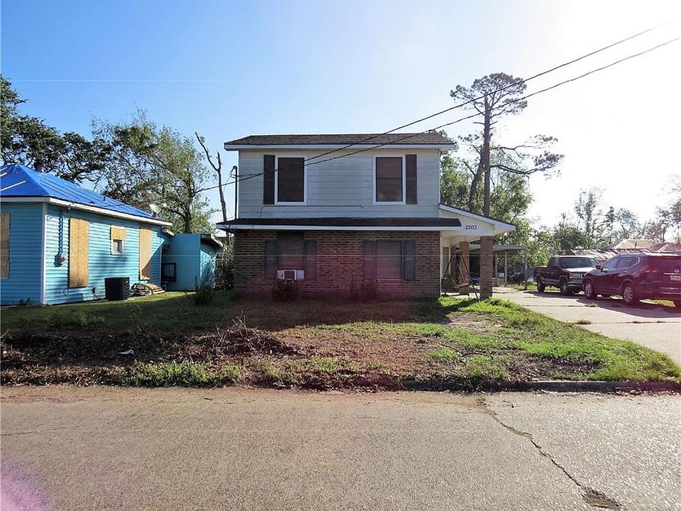 2nd image of 2203 Bank St