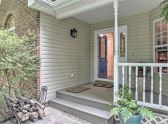 4th image of 2741 Miller Ln