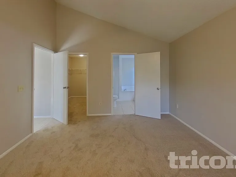 7943 Longshadow Ct — Photo 8
