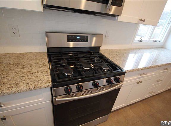 3rd image of 206 Norwood Ave
