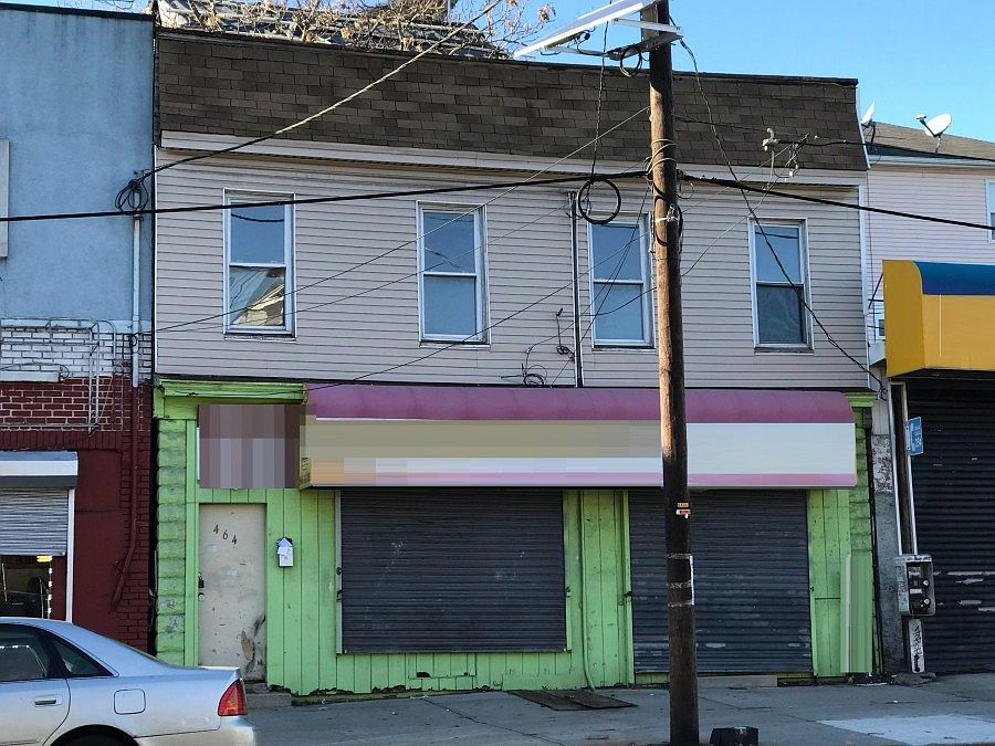 2nd image of 464 Broadway