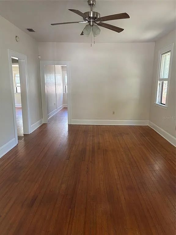2 bed, 1.0 bath, 905 sqft, $2,000 — Photo 3