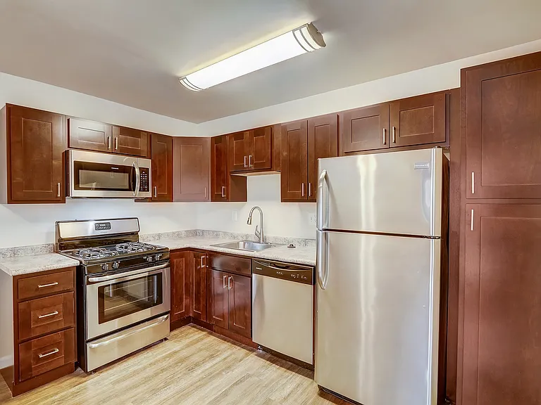 08-E Furnace Branch Rd-008