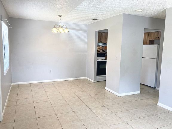 3rd image of 984 NE Dr Martin Luther King Jr Ave Unit 9