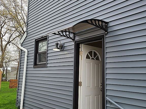 2nd image of 12501 Thraves Ave