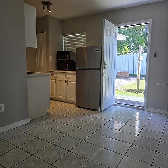 2306 W Saint Joseph St #2 — Photo 4