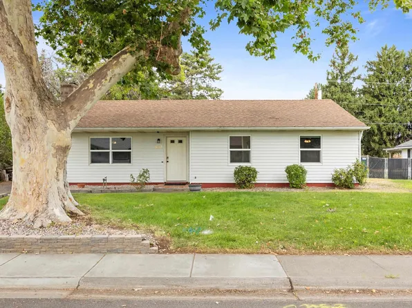 647 Cottonwood Dr, Richland, WA 99352