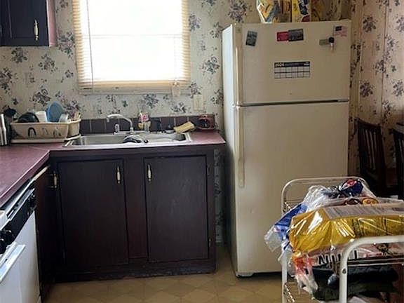 4th image of 1103 Clarence Dr