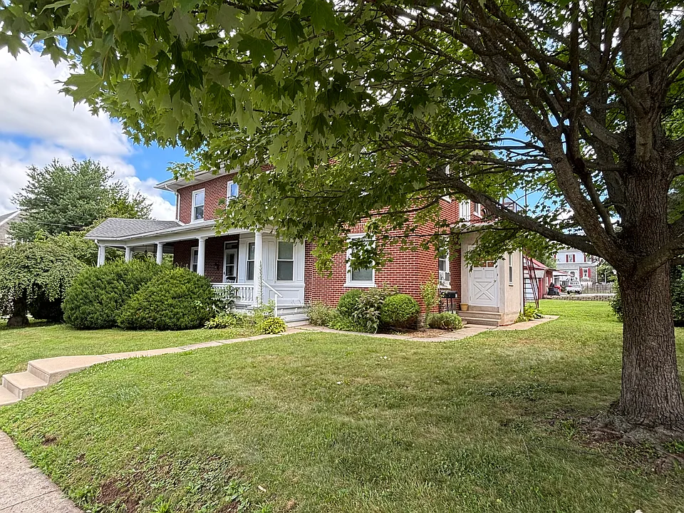 17 Franklin Ave #D