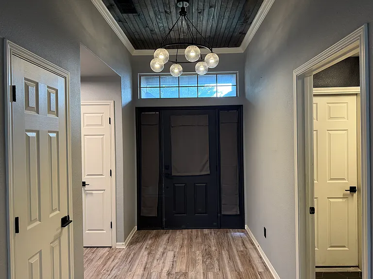 5936 Alexandria Dr — Photo 2
