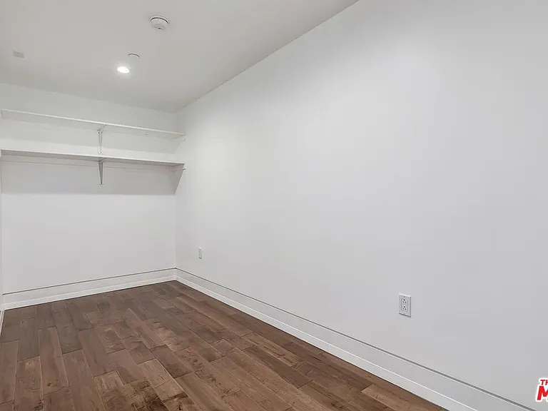 225 S Hamilton Dr #106 — Photo 32