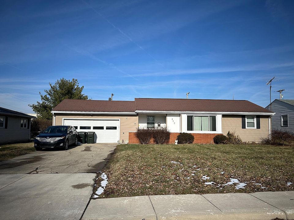 1st image of 802 Crescent Dr