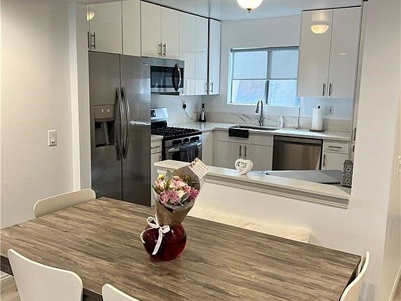 4th image of 10331 Lindley Ave Unit 120