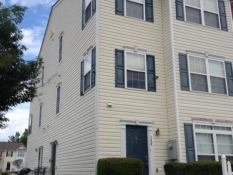 3011 Barrymore St #100 — Photo 1