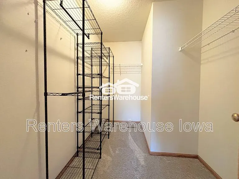 330 NE Cardinal Ln — Photo 29