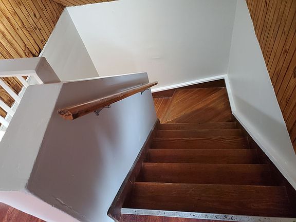 3rd image of 165-167 Pearl St #165
