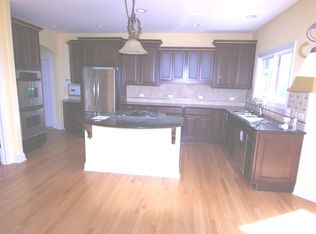 21868 Bay Hill Ct, Mundelein, IL