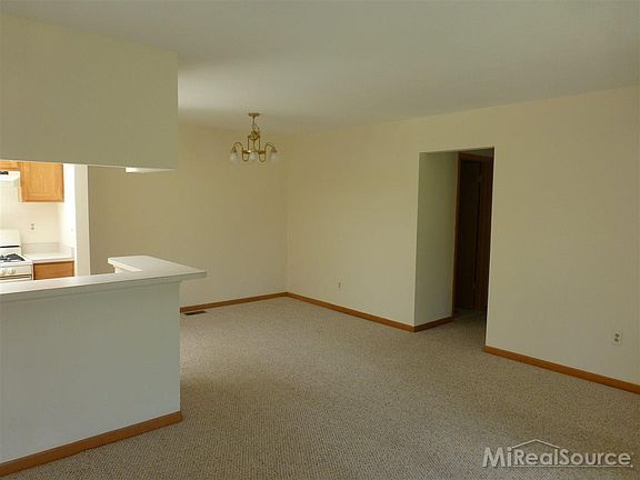 4th image of 14680 Windmill Ct