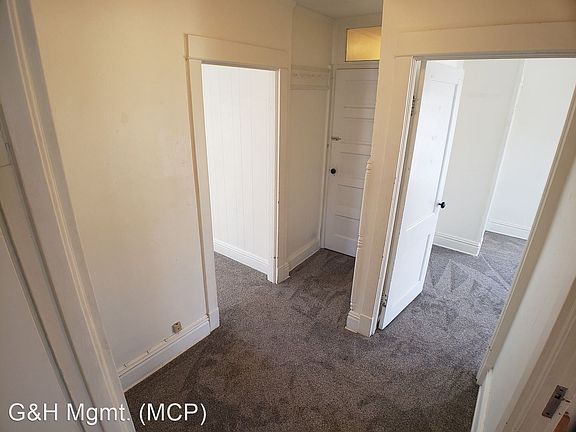 4th image of 524 E Broadway St #2