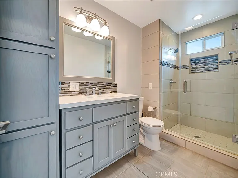 4833 Longridge Ave — Photo 29