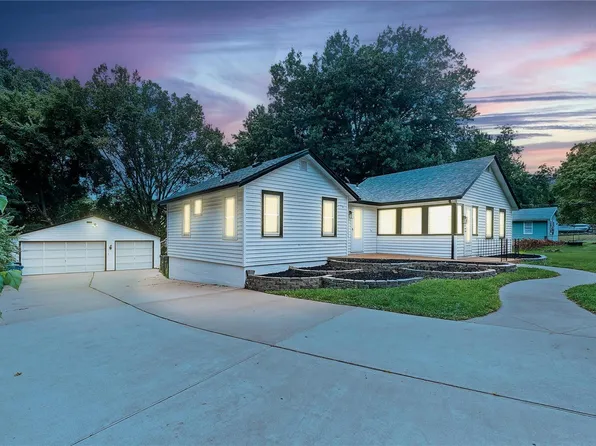 8606 Moran Pl, Saint Louis, MO 63114