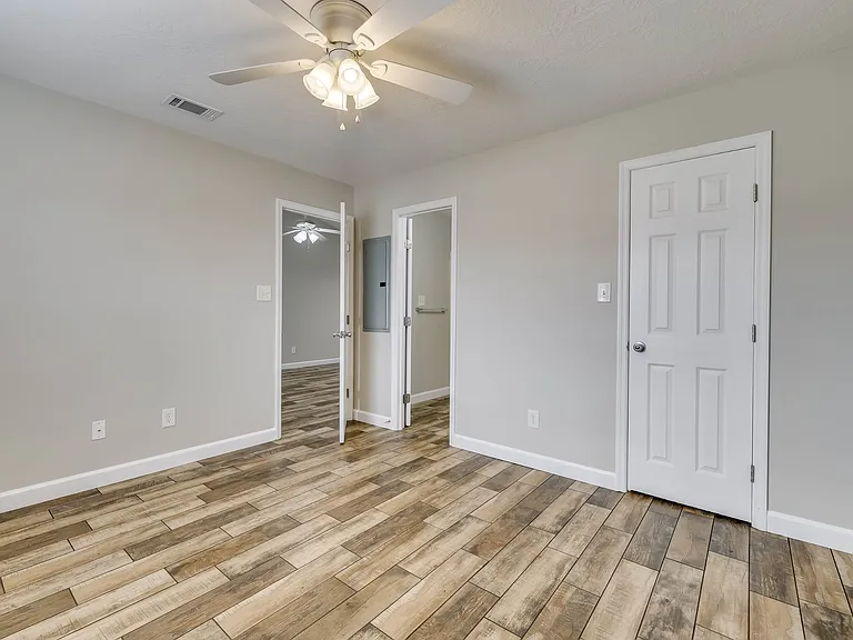 219 Lynbrook Way — Photo 25