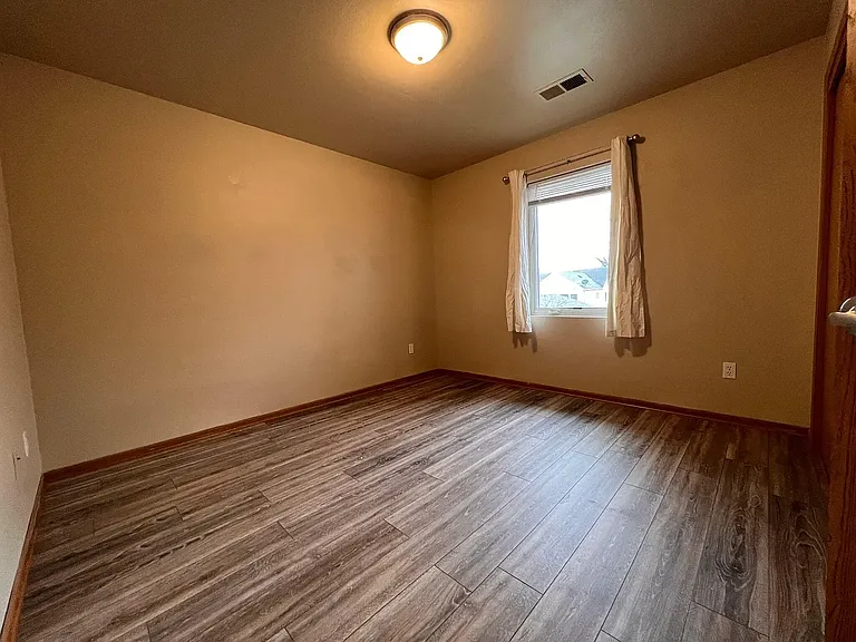 1010 Grove St — Photo 16