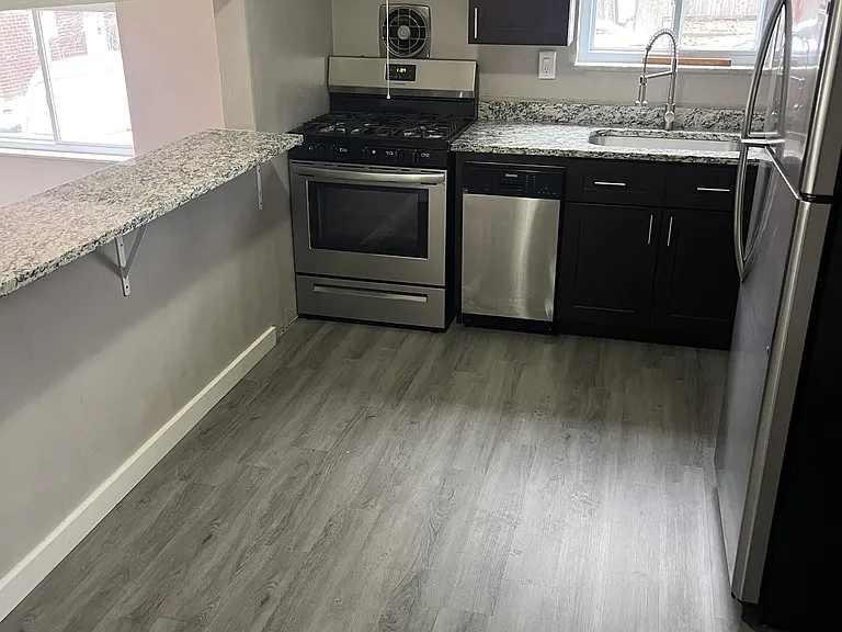 7924 Edgewood Ave — Photo 2