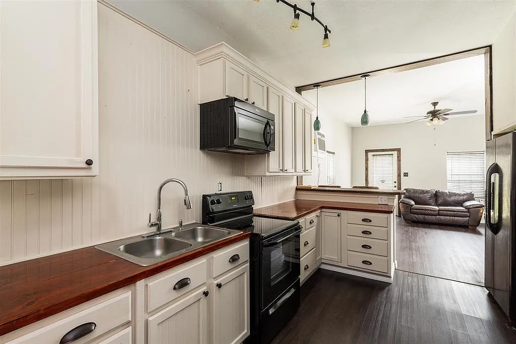 2 bed, 876 sqft, $1,495 — Photo 4