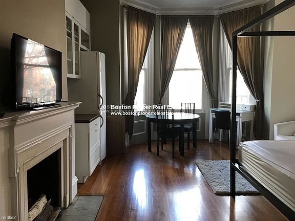 323 Beacon #4 Boston - Back Bay Unit Photo 2