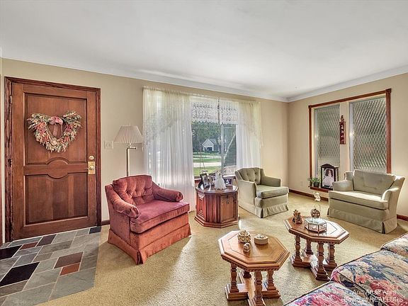 5th image of 5840 Artesian Dr