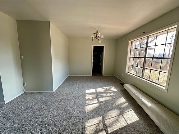 4th image of 2507 Bradley Ln