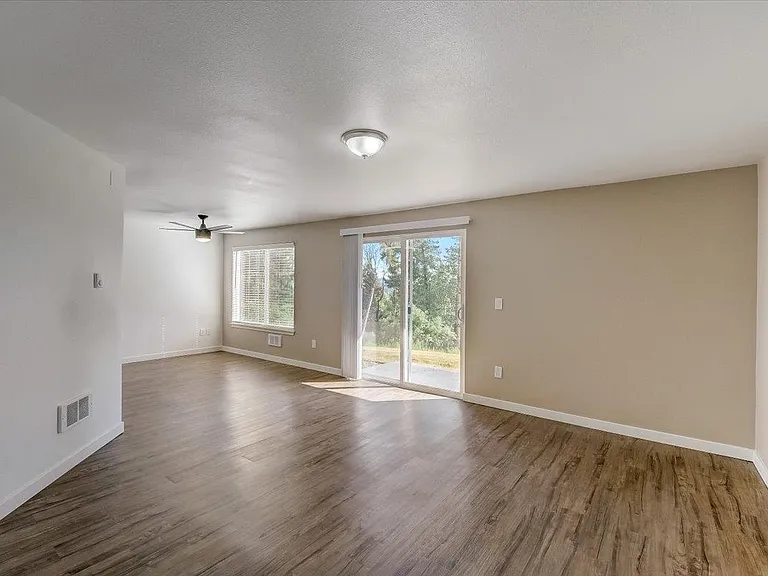 Overlook Terrace Apartments — Photo 55