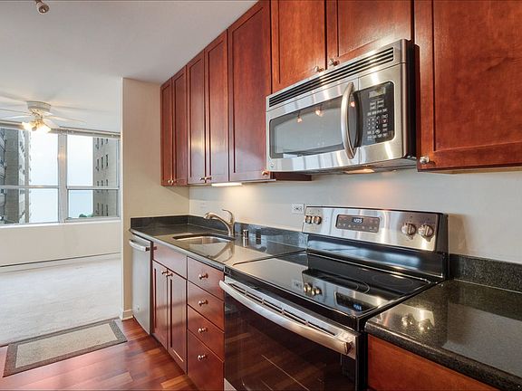 5th image of 655 W Irving Park Rd APT 1502