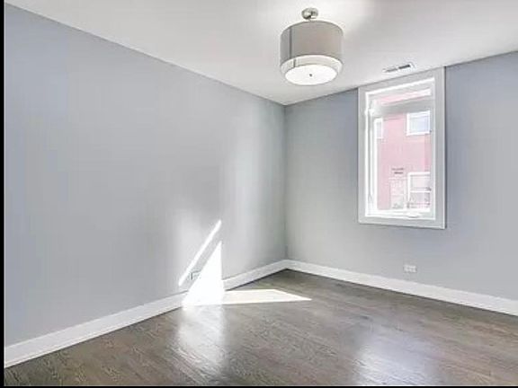 3rd image of 1715 N Clybourn Ave #2