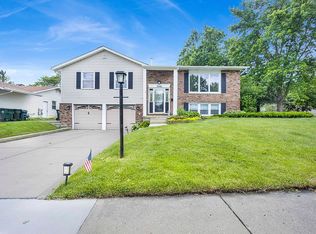 3990 Winston Dr, Hoffman Estates, IL 60192