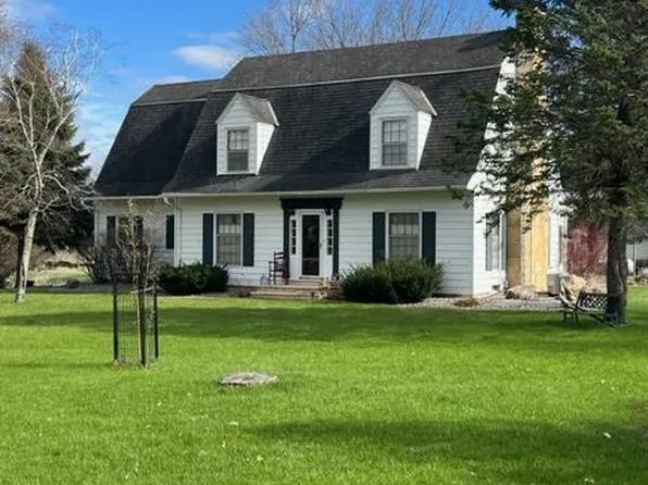 39432 110th St, Blue Earth, MN 56013