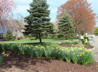 15 Cobblestone Ln, Annandale, NJ 08801