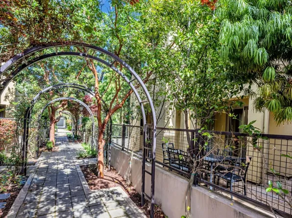 3472 Alma Village Cir, Palo Alto, CA 94306