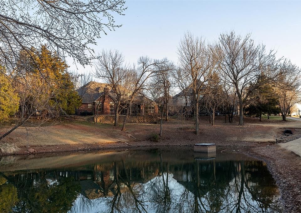 1st image of 123 Lakeview Trl