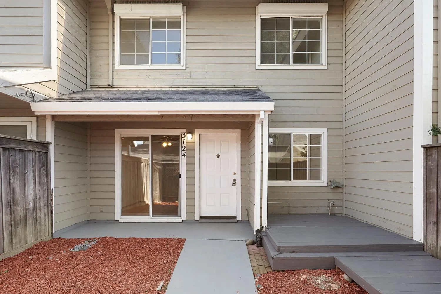 3124 Woods Cir photo 1