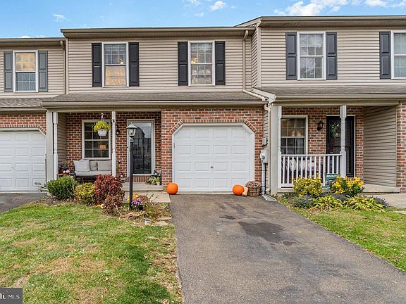 2nd image of 261 Meadow Ln