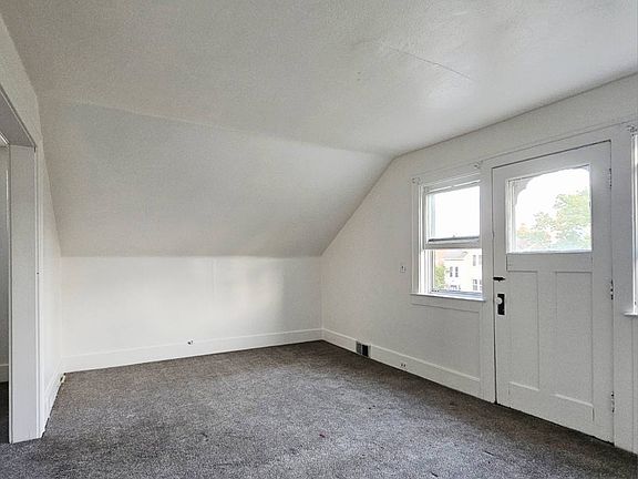 3rd image of 148 Nassau Ave Floor 2